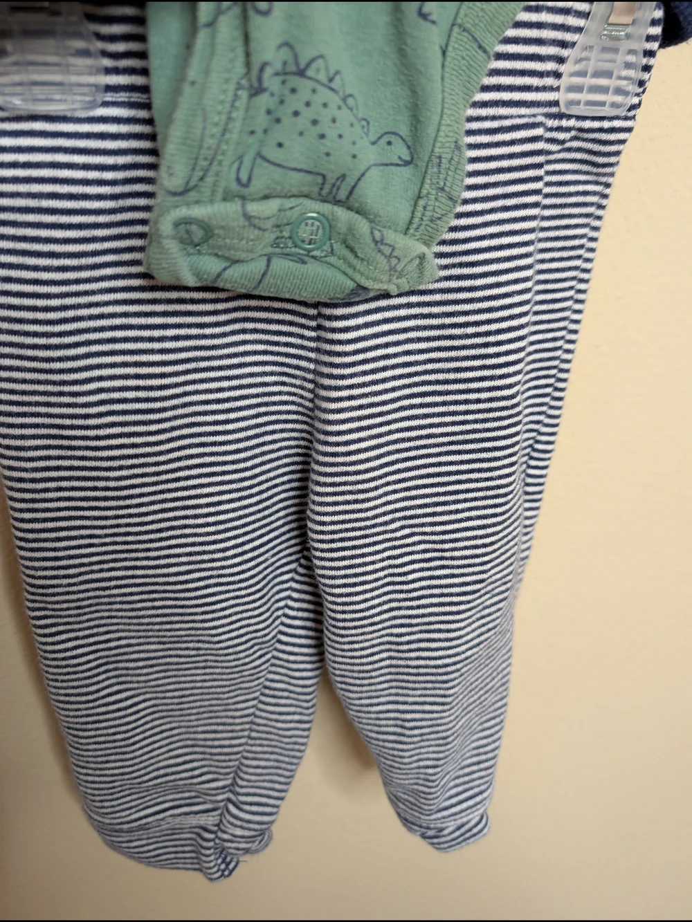 Carter's 3 Piece Baby Boy Outfit Set Dinosaur Hoodie Bodysuit Pants 6 Months - Picture 6 of 12